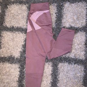 Seamless High-Waisted Statement Legging